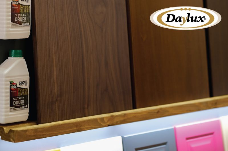 Boje metalike Daylux, Martelite, Boje zmalto me efekt luspash, anticor antiruxho astar per siperfaqe metalike, Boje Metalike profesionale me baze nitro, Grafite boje mbrojtese dhe dekorative, mat metalizato ne perfundim te lyerjes